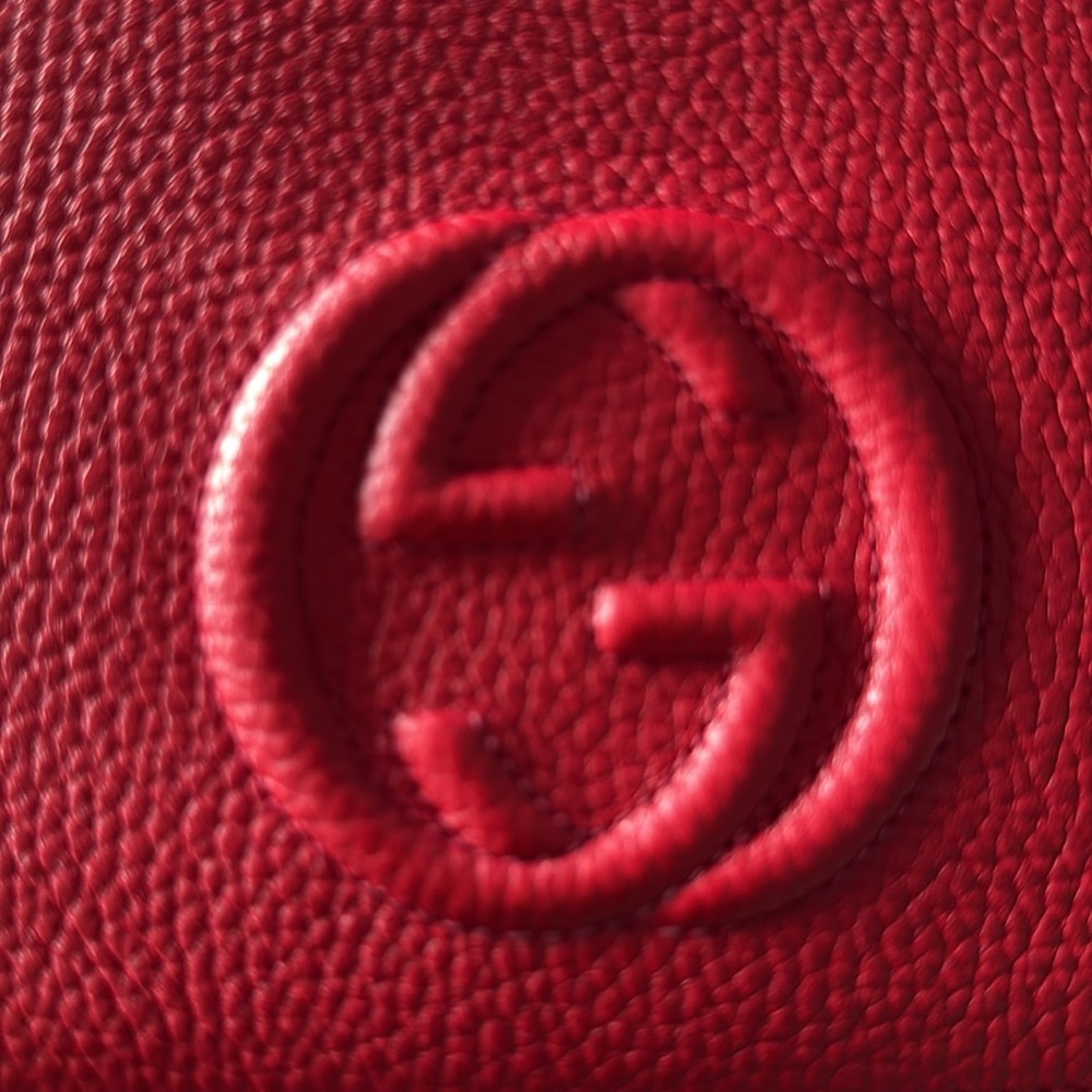 Gucci Red Crossbody Bag with Chain Strap - Picture 4 of 8